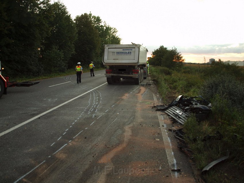 Schwerer VU Koeln Immendorf Kerkraderstr P491.JPG